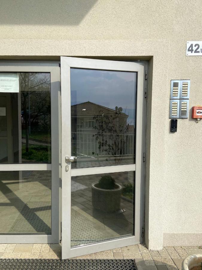 Portview Apartment Rijeka Eksteriør billede