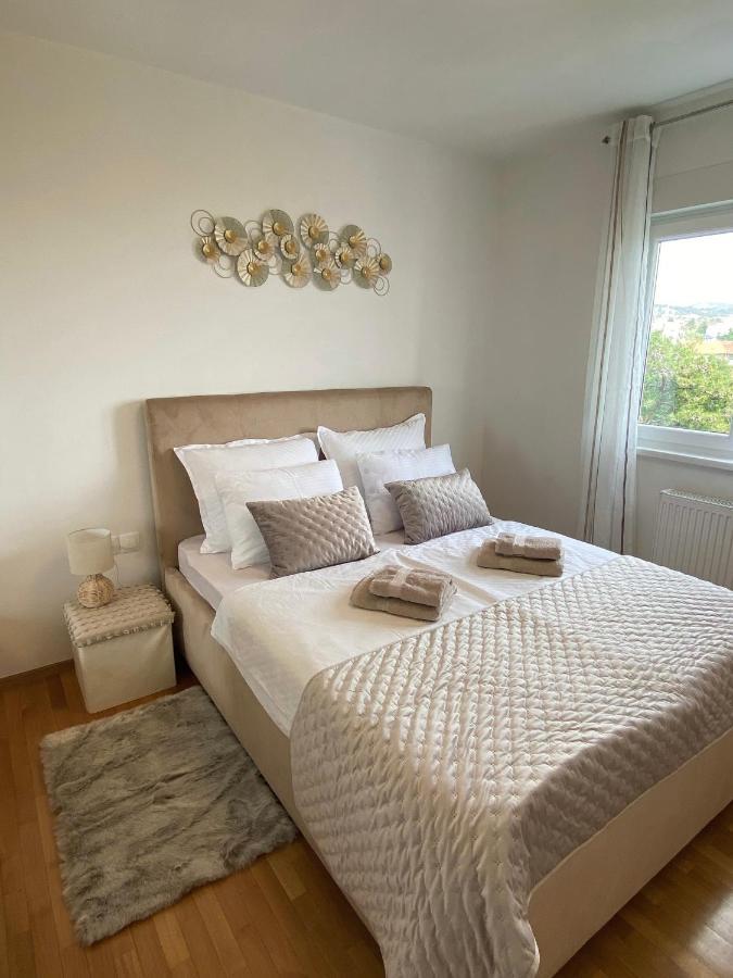Portview Apartment Rijeka Eksteriør billede