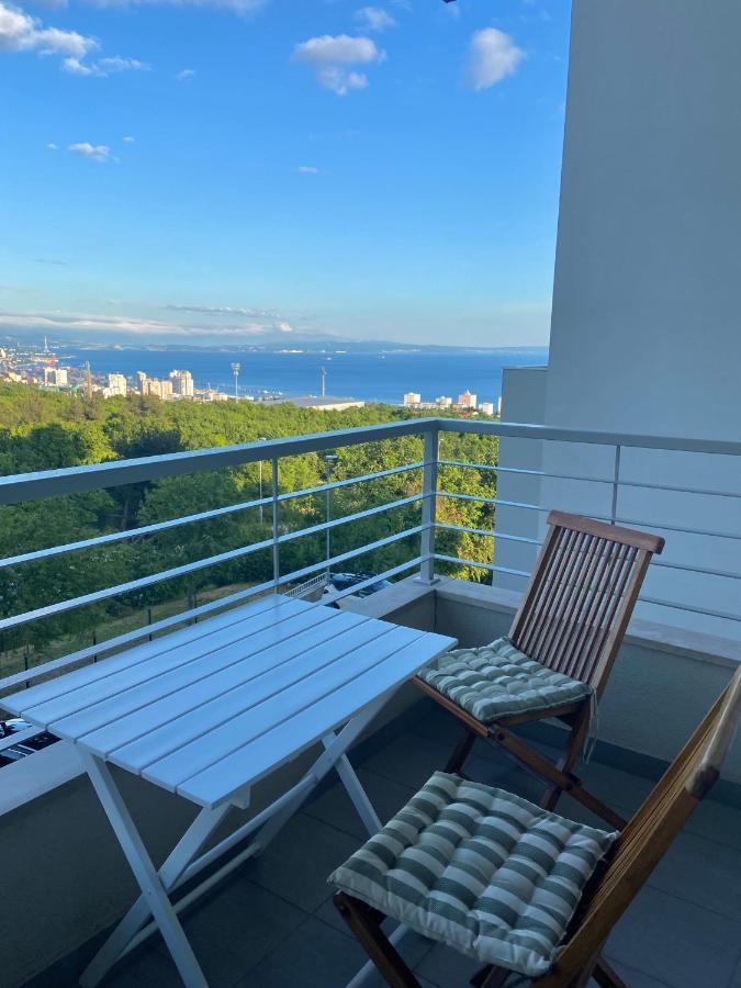 Portview Apartment Rijeka Eksteriør billede